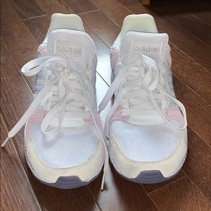 White Adidas sneakers - worn once, size 6.5